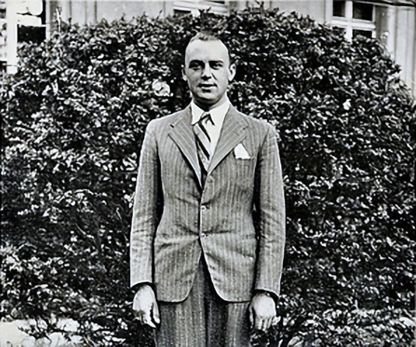 *钞伪**暗战：为搞垮英国经济，德国曾疯狂造假价值上亿英镑