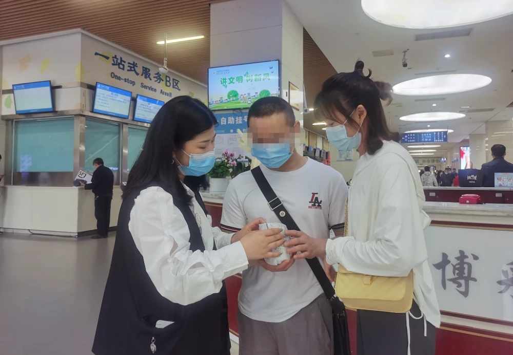 靠当“日租女友”，我月入过万，表面光鲜，其实背后“规则”很深