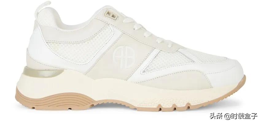 小白鞋是这几年的必备时尚单品,小白鞋时尚鞋