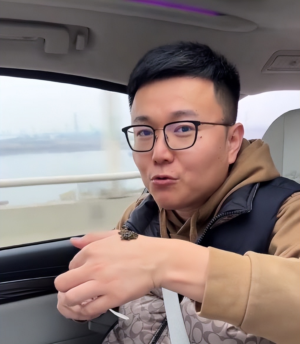 稻草放毒抖音直播,稻草放毒直播翻车