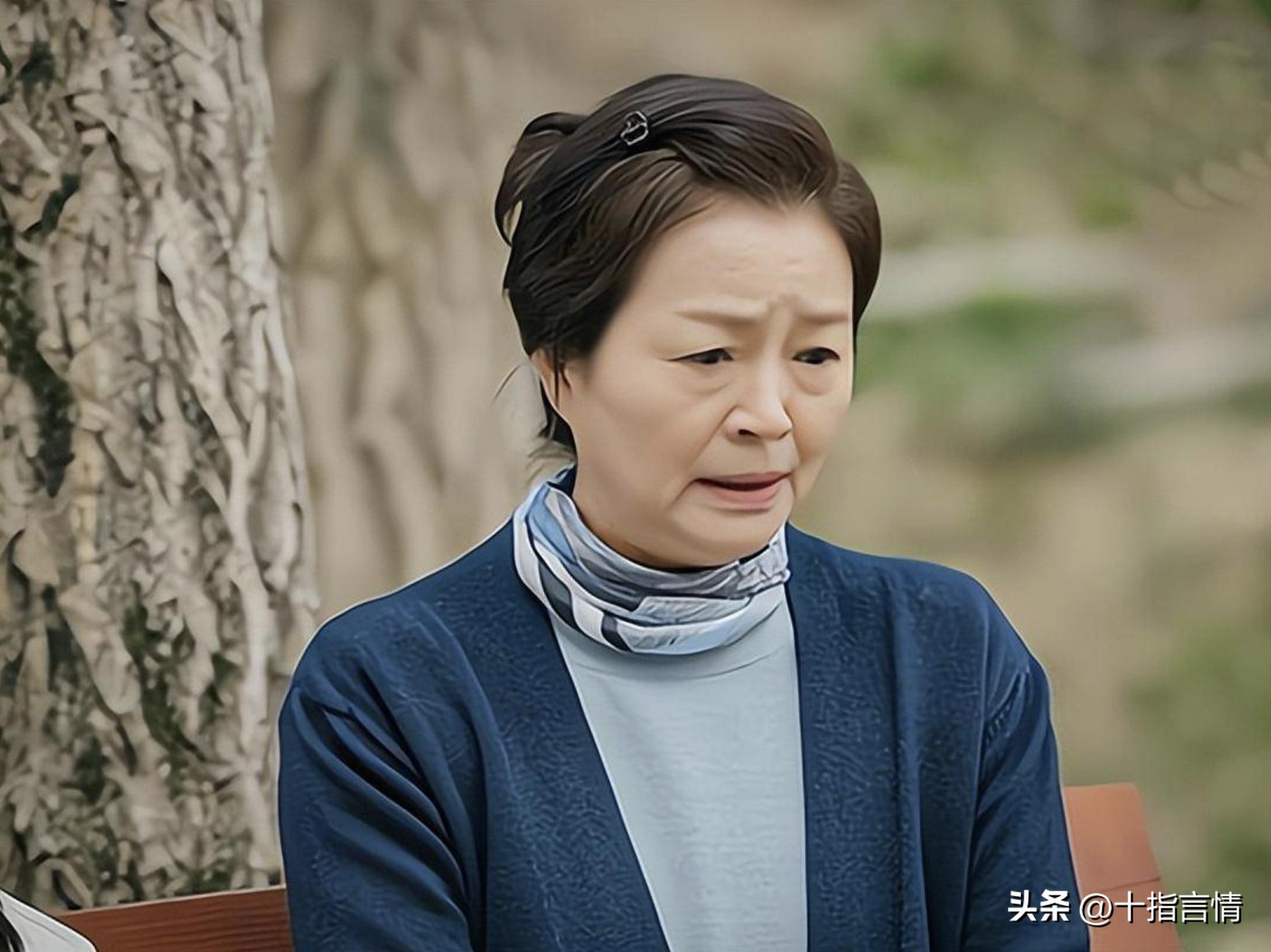 我前脚买镯子，儿媳后脚就在家族群“内涵”我，我被气得怒退了群