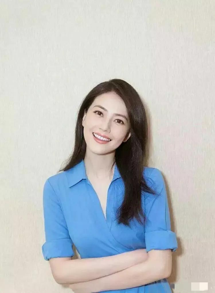 刘亦菲宋轶蓝色礼服,刘亦菲和宋轶谁更美