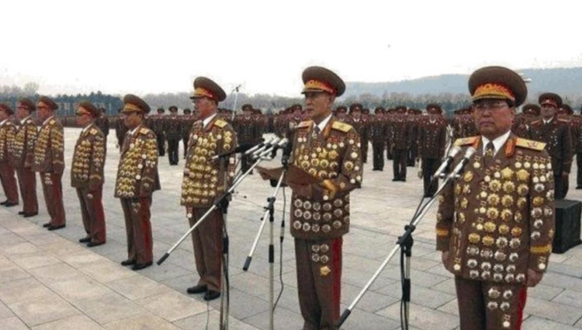 朝鲜扣押美国舰船，美军出动百架战机进逼，最后为何却选择道歉