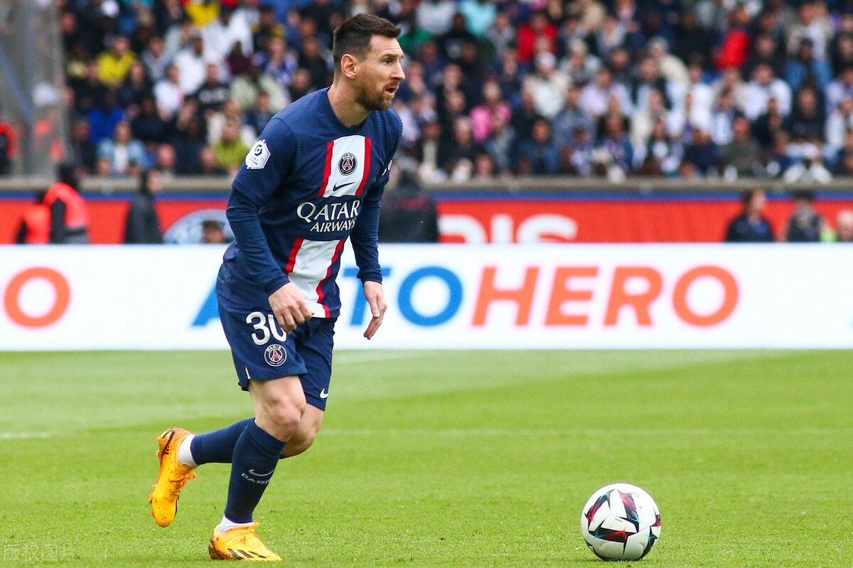 梅西年薪达3.2亿英镑！每秒89元，一个月薪资超2亿，引发网友热议