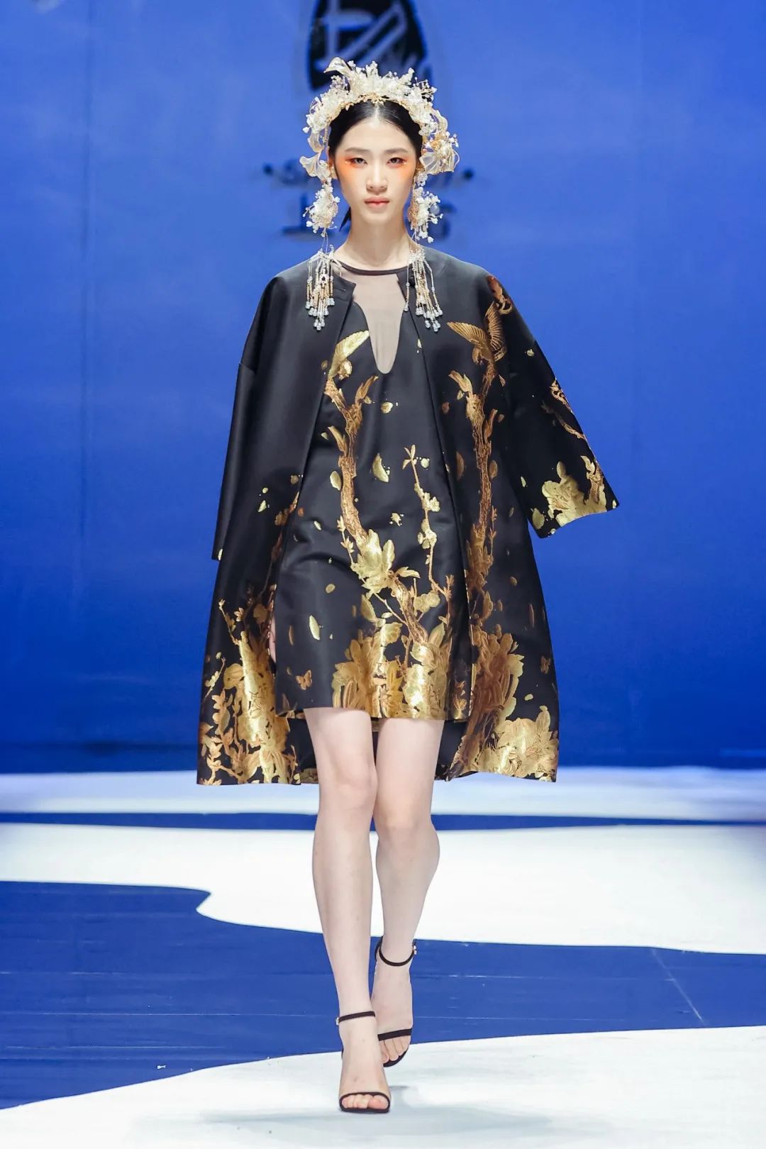 闪亮礼服时尚,闪亮礼服套装