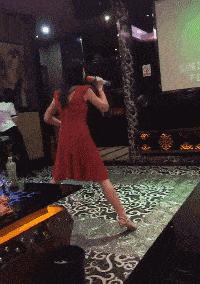 女主管换了新电脑，她把旧的送给了我，我抬回家打开影库