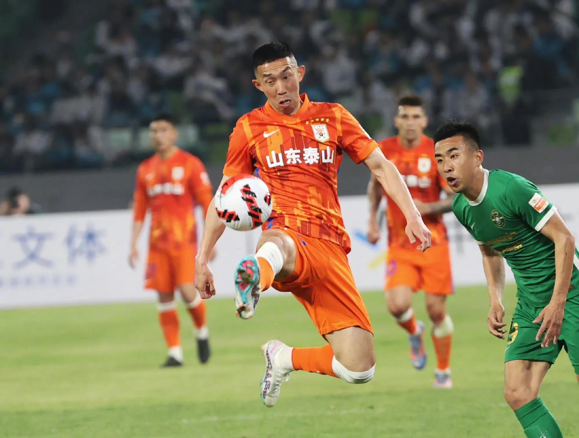 泰山队新赛季观察，腰软锋无力，边路过剩后防存在隐忧