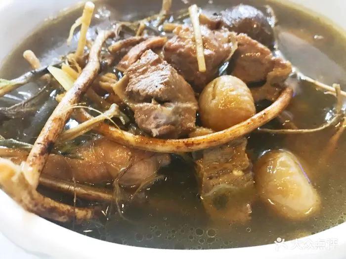 春季补气血养肝祛湿汤,春季养肝药膳养生汤