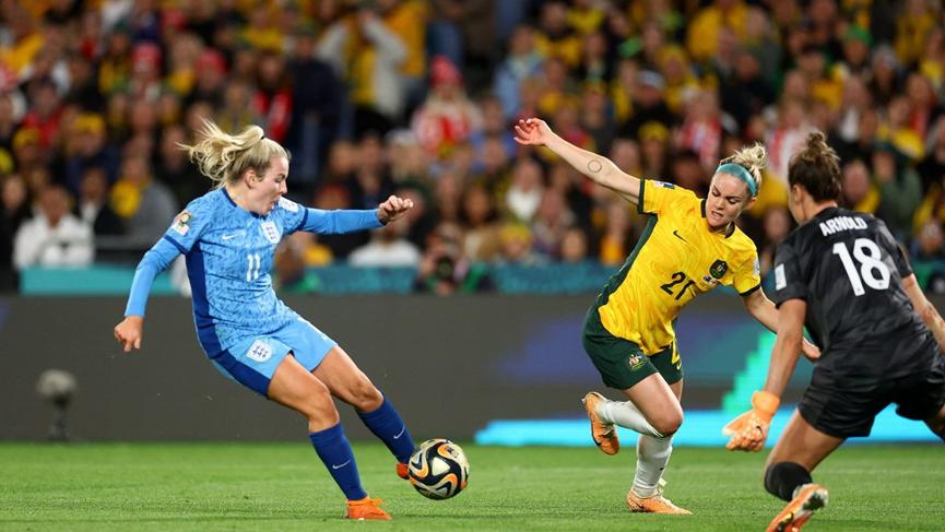 男女足球场地一样大吗,男女足球大小一样吗