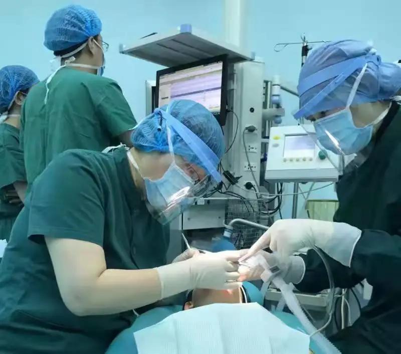 宝宝治牙全程配合,小孩治牙去哪里最好