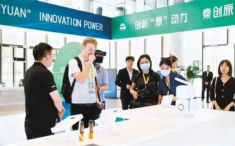 外媒记者点赞苹果“面膜”