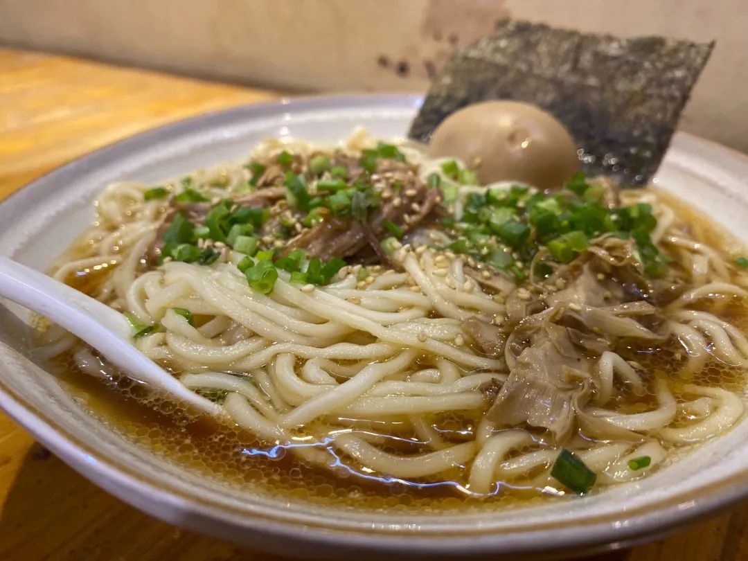 鐝犳捣閲戞咕鐙肩墮闈㈠潑,鐙肩墮闈㈠潑鐝犳捣