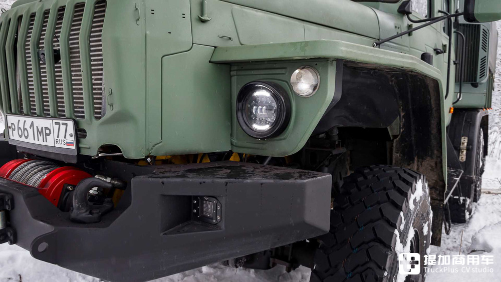 乌拉尔4320军用卡车穿越西伯利亚,遥控乌拉尔4320型6x6越野卡车