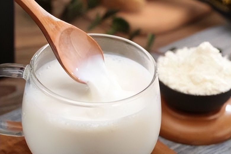 喝蛋白粉还是靠食物补充蛋白质,高蛋白饮食喝蛋白粉好吗