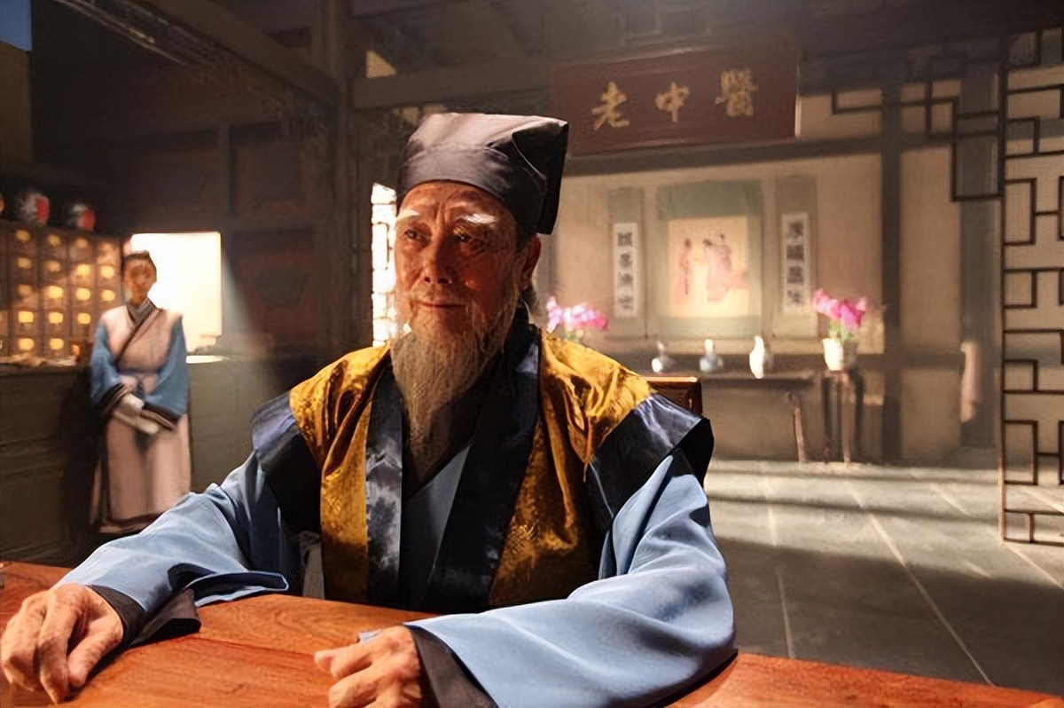 我跟上百位医生聊了聊，帮他们找到了出路和未来