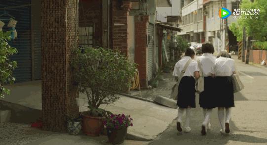 连“卫生巾”都不敢说，这也配叫女性剧？