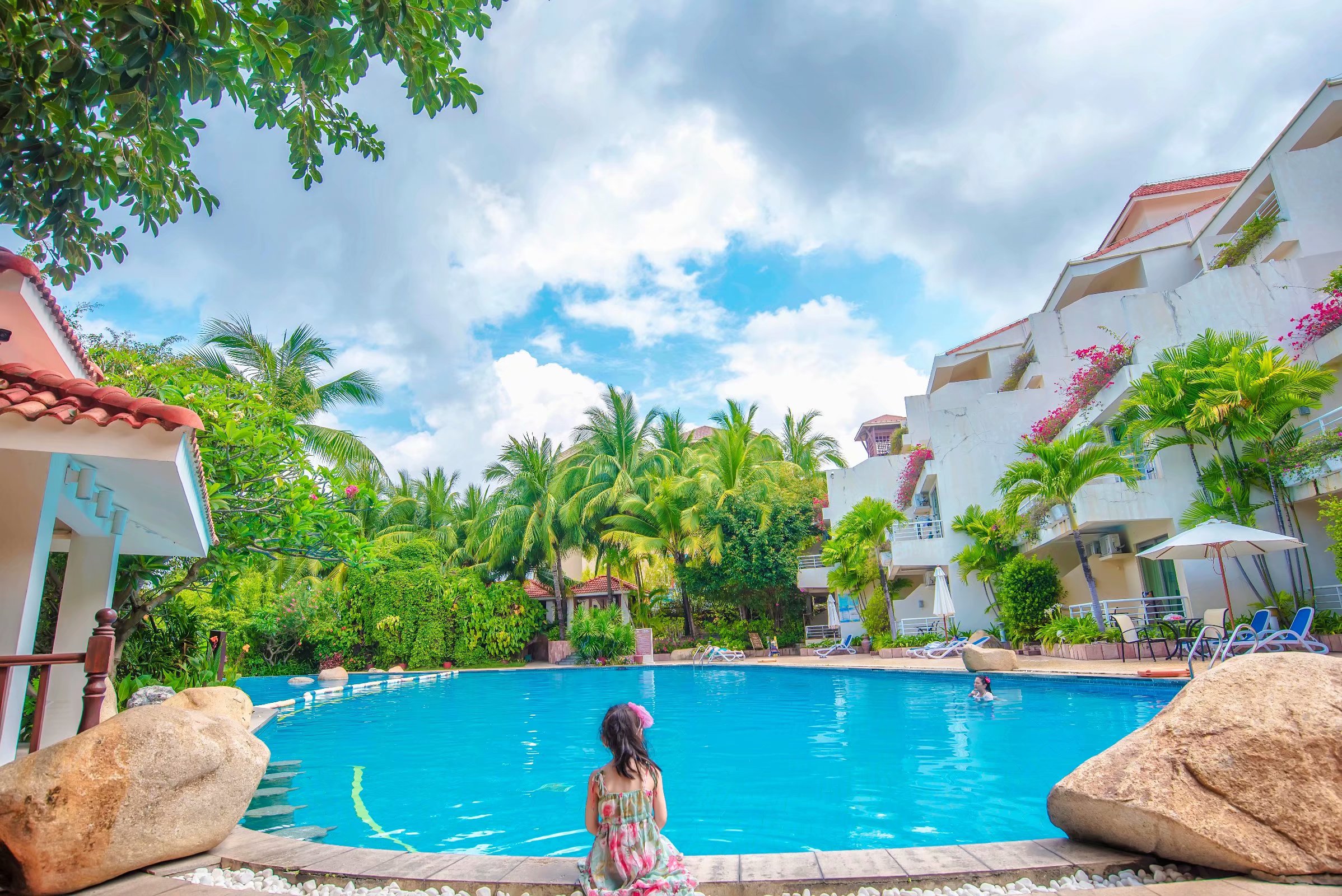 三亚和泰国哪个更适合旅游,三亚旅游和泰国旅游花费差多少钱