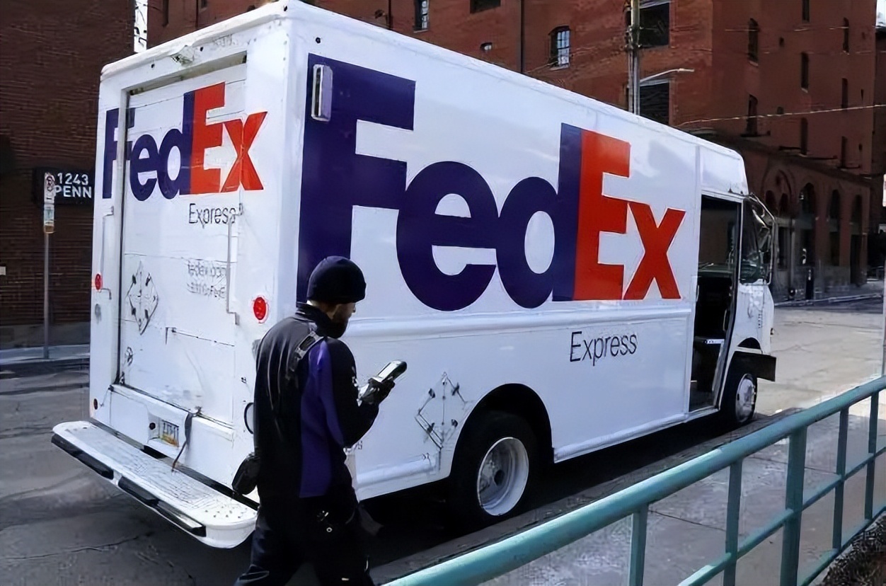 鹿运日报十六期：东哥套现走人；抖音电商将流量发挥到极致