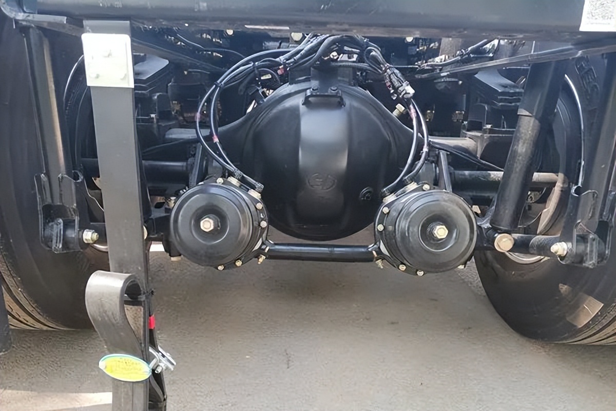 陕汽德龙x6000lng手动速比,陕汽德龙x6000lng燃气车