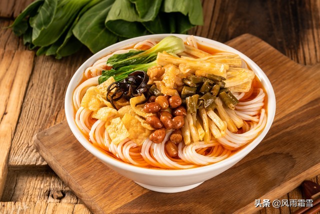 过桥米线真的很火吗,过桥米线如今为何会遭人嫌弃