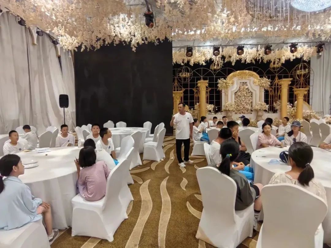 追梦空天凌云志振翅鸿雁赋能时——首都师范大学附属中学育鸿学校