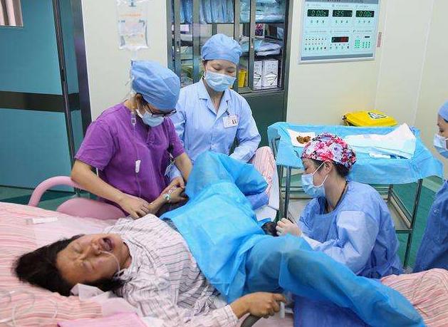 为什么走路孩子就能生出来,走路就把孩子生下来了是什么原因