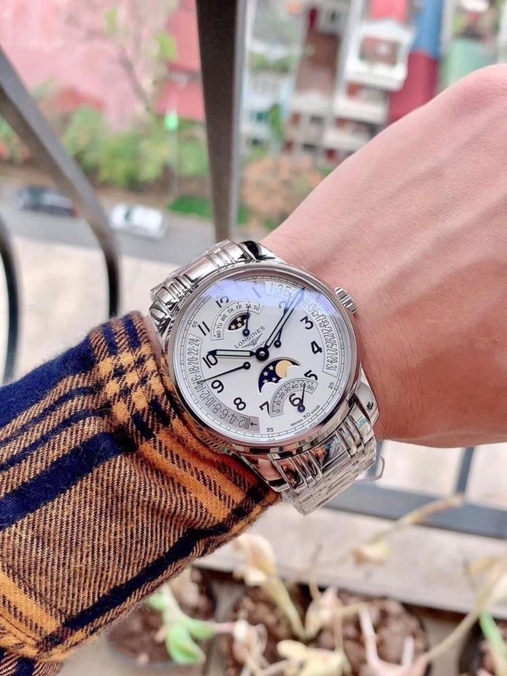 浪琴表身价多少戴合适,戴浪琴表的都是穷人吗