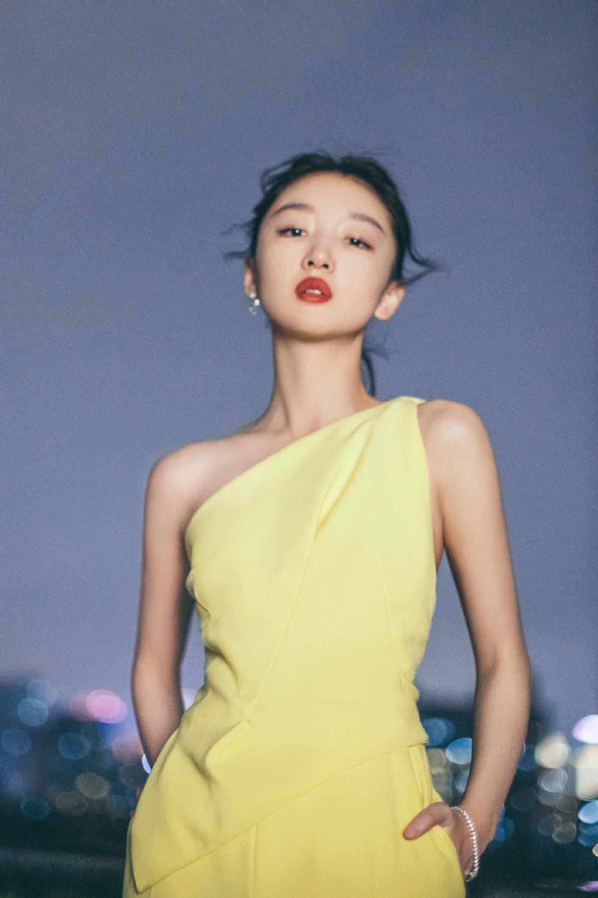 三金影后周冬雨明星评价,三金影后霸凌