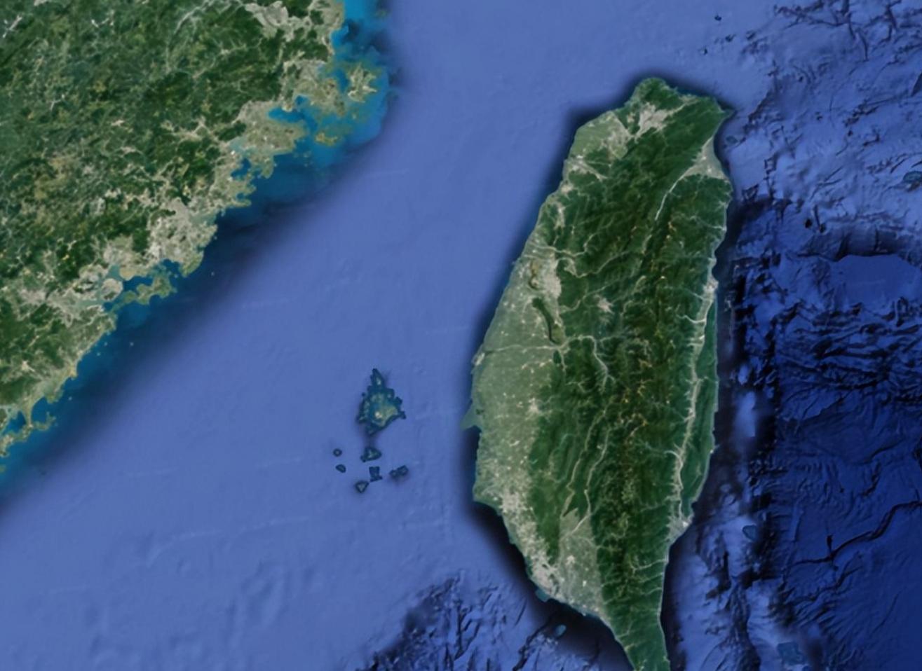 大陆访团抵台当天，台媒称机场有人闹事起冲突，*进党民**调警力戒备