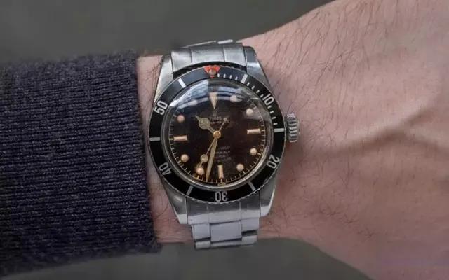 二十年前的帝舵手表能卖多少钱,他买了一百多万的手表