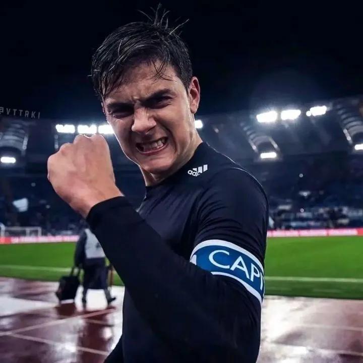 足球无法被超越的头像,足球头像射门