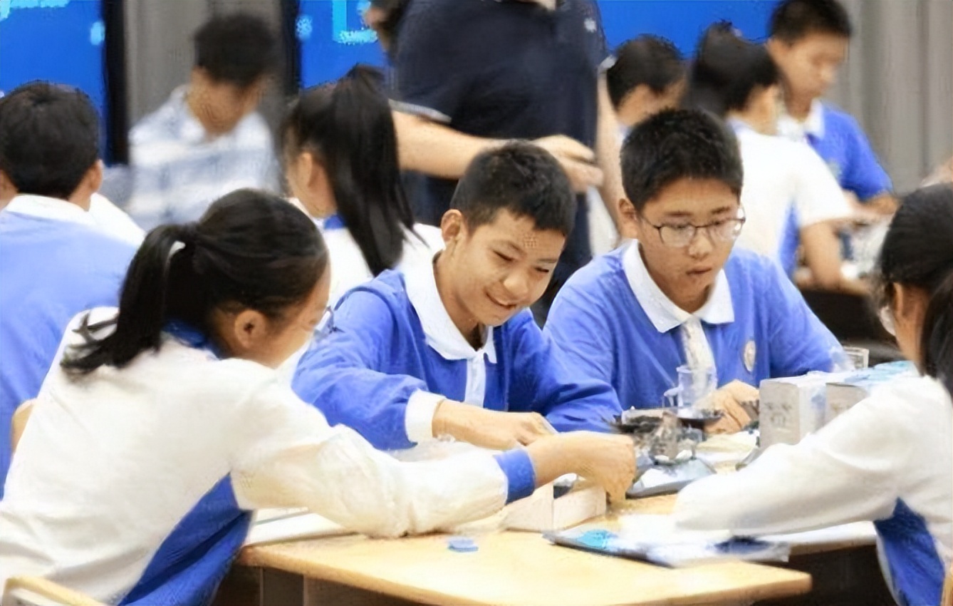 “达到4级以上很牛了”，2023学生家庭收入等级表，你是否拖后腿