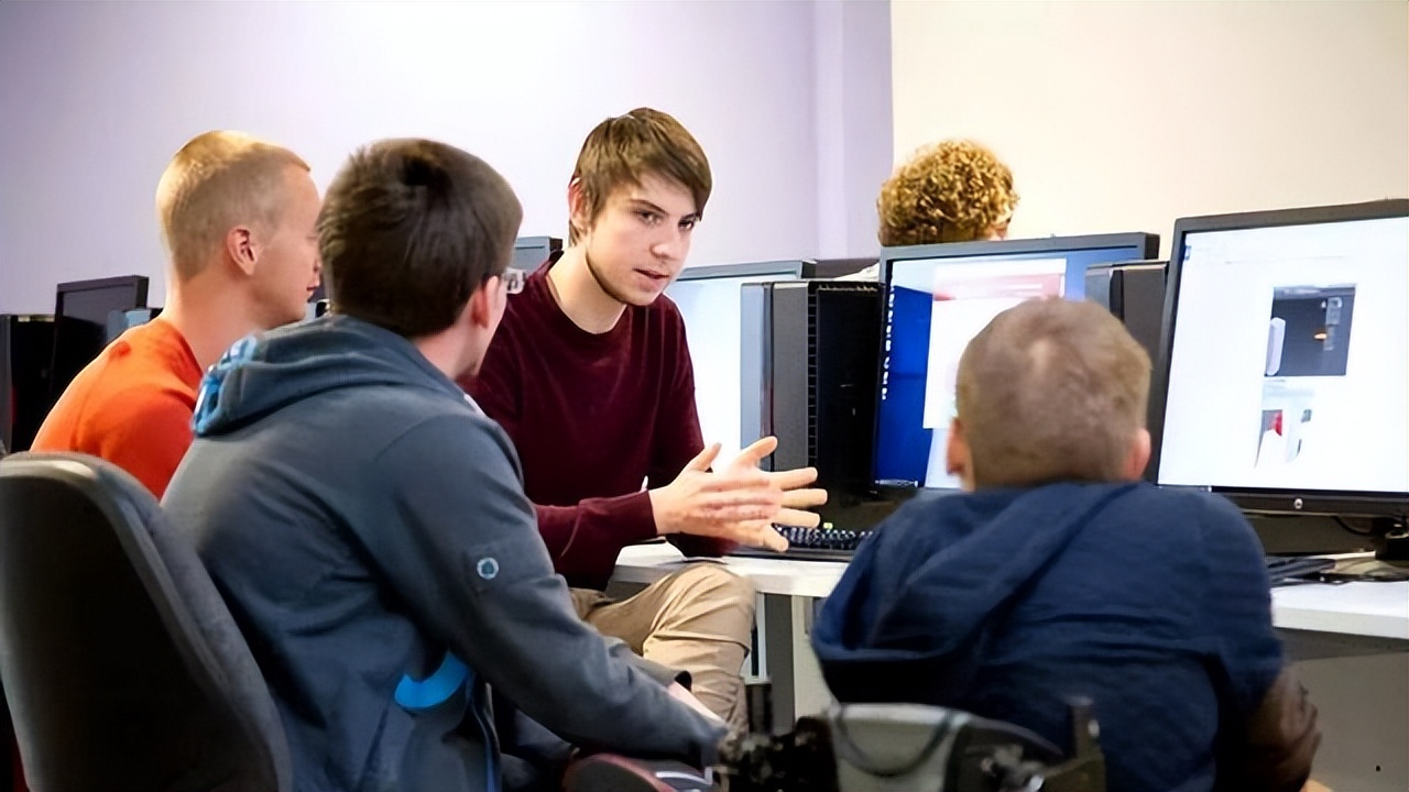 软件与硬件工程哪个就业前景好,硬件软件工程技术学什么