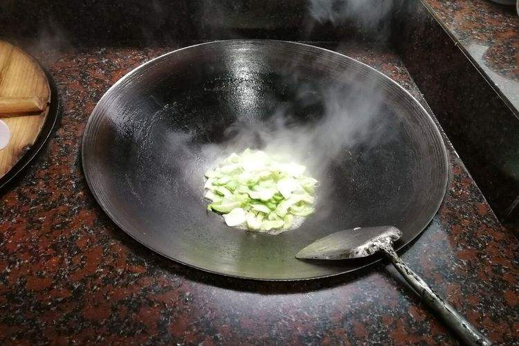 三聚氰胺藏在饭碗里教你避坑,三聚氰胺做的餐具对人体有害吗