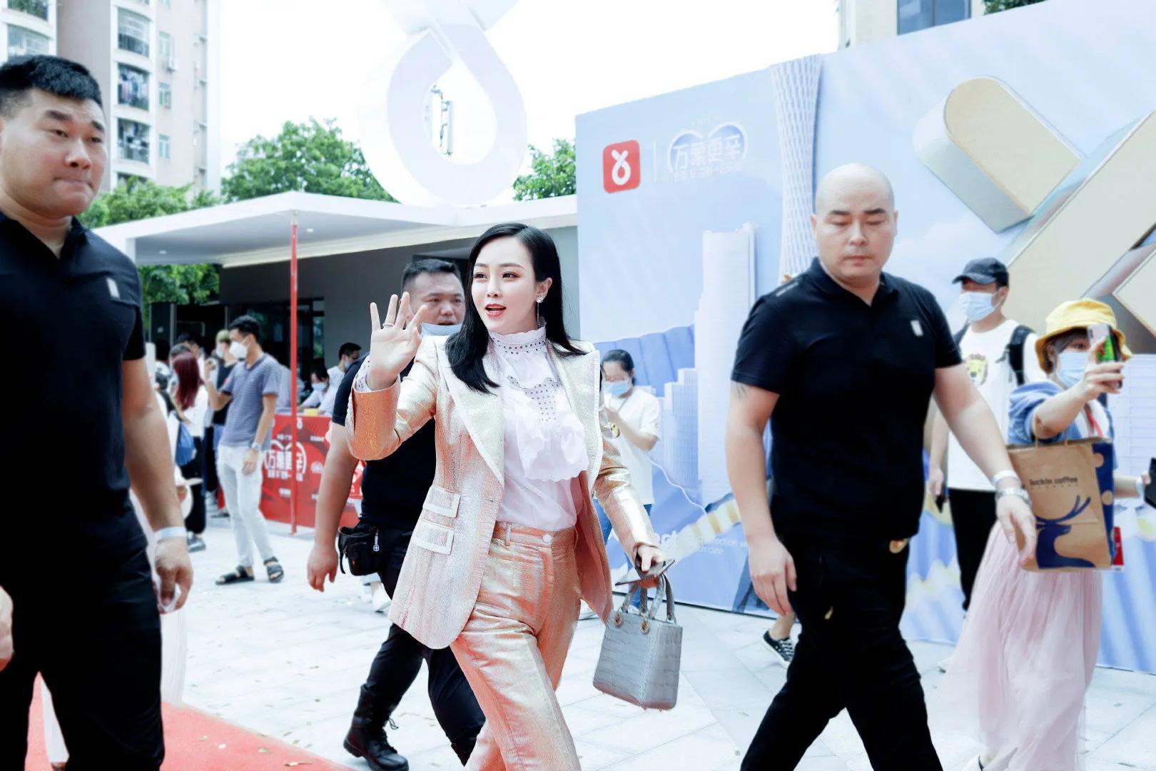 身家过亿的女强人,女强人初瑞雪