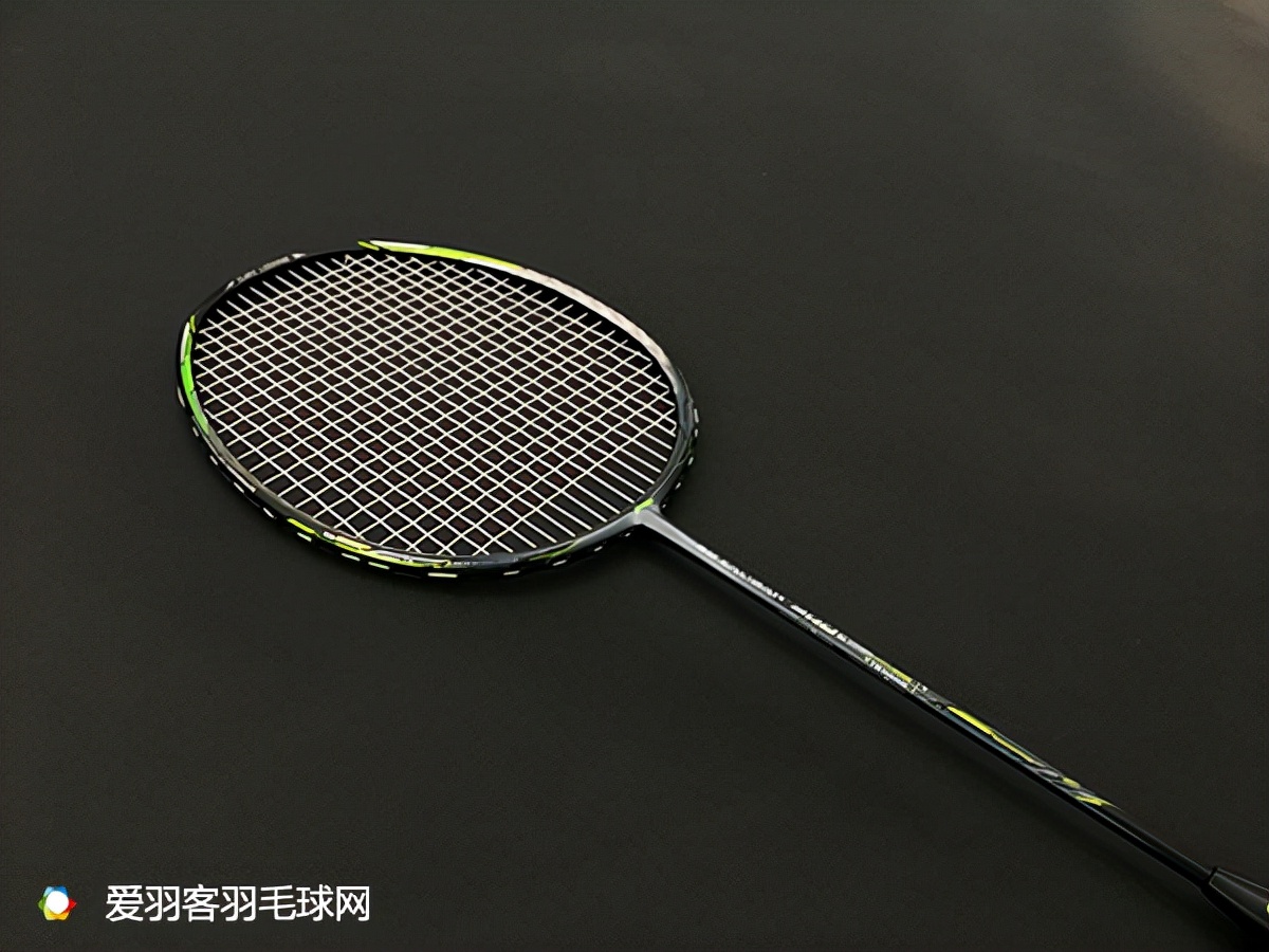 6u的羽毛球拍适合杀球吗,羽毛球拍多重适合杀球