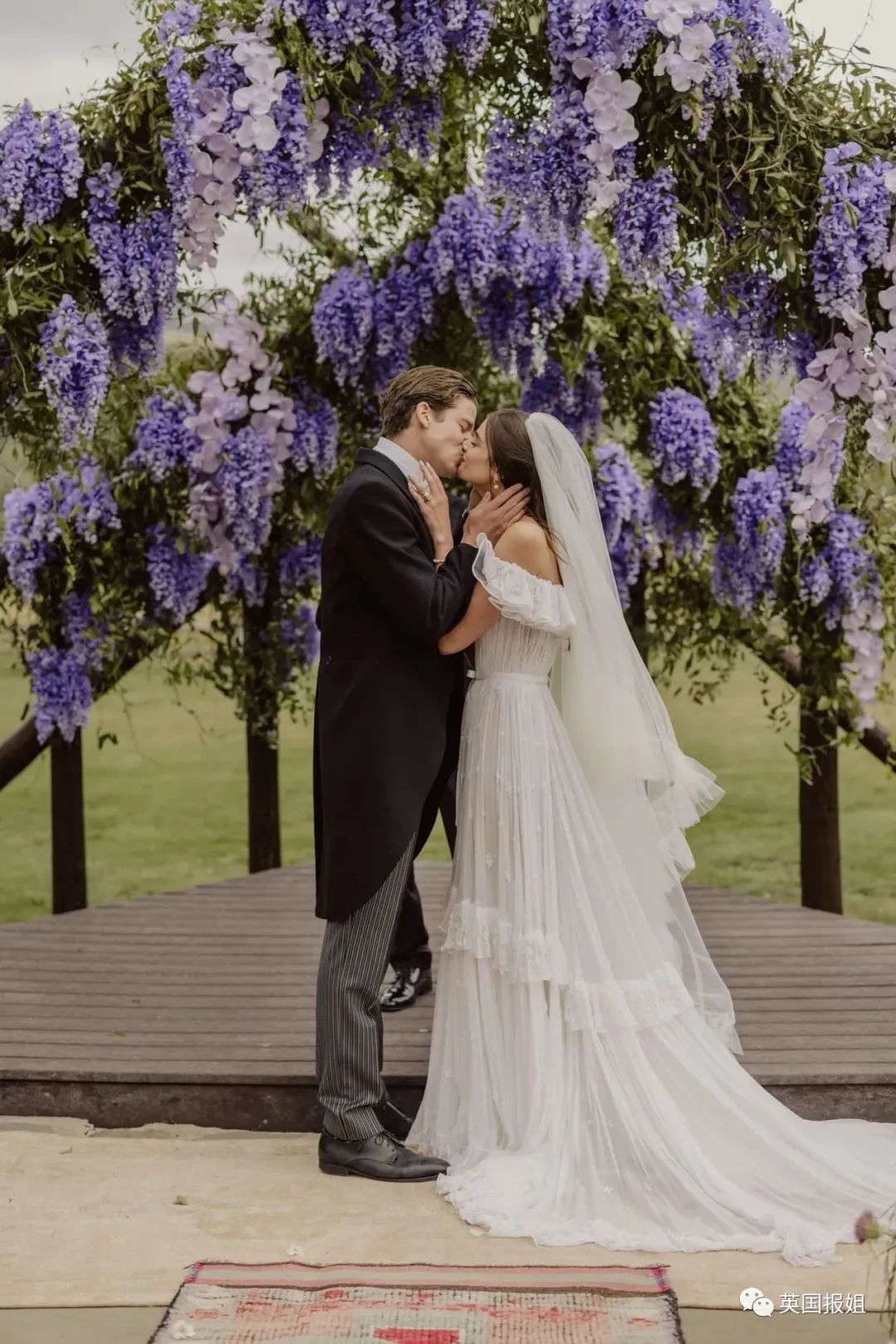 维密超模笑容甜美,维密甜美超模与英国贵公子结婚