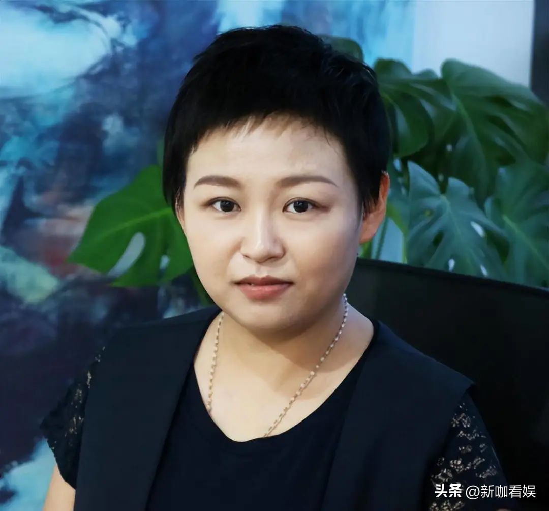 歌手李娜出家后还俗了吗,歌手李娜当年为什么出家