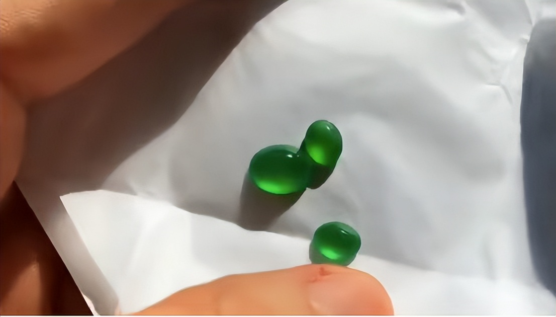 现在翡翠直播间卖的怎么辨别真假,翡翠直播珠宝真假辨别