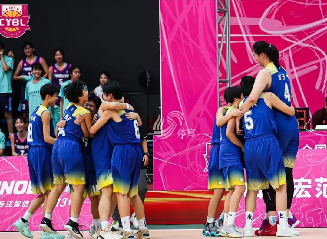 山东“女姚明”张子宇14岁已跟姚明一样高，姚明女儿都没她能长