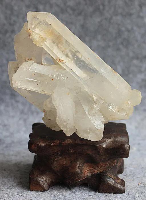 水晶簇是如何生长 (水晶簇的培育)