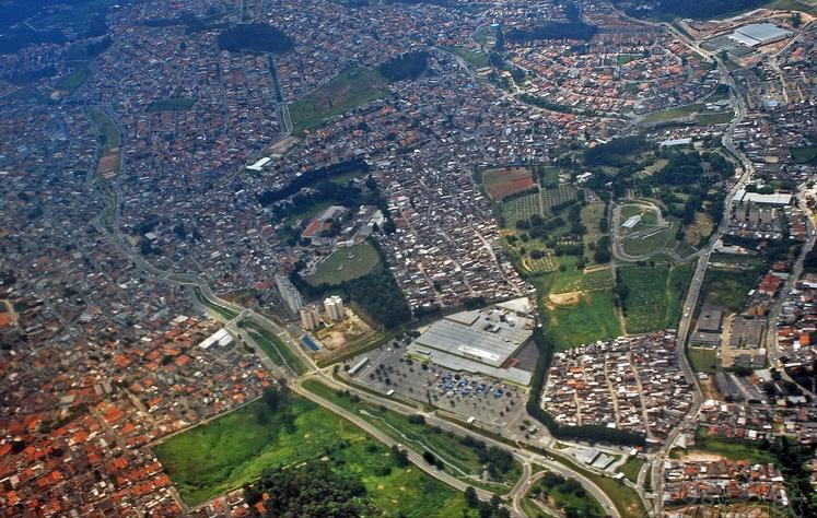 香料大王李润田看到荣鸿元等人在巴西发了财也赶过去,却命丧异邦