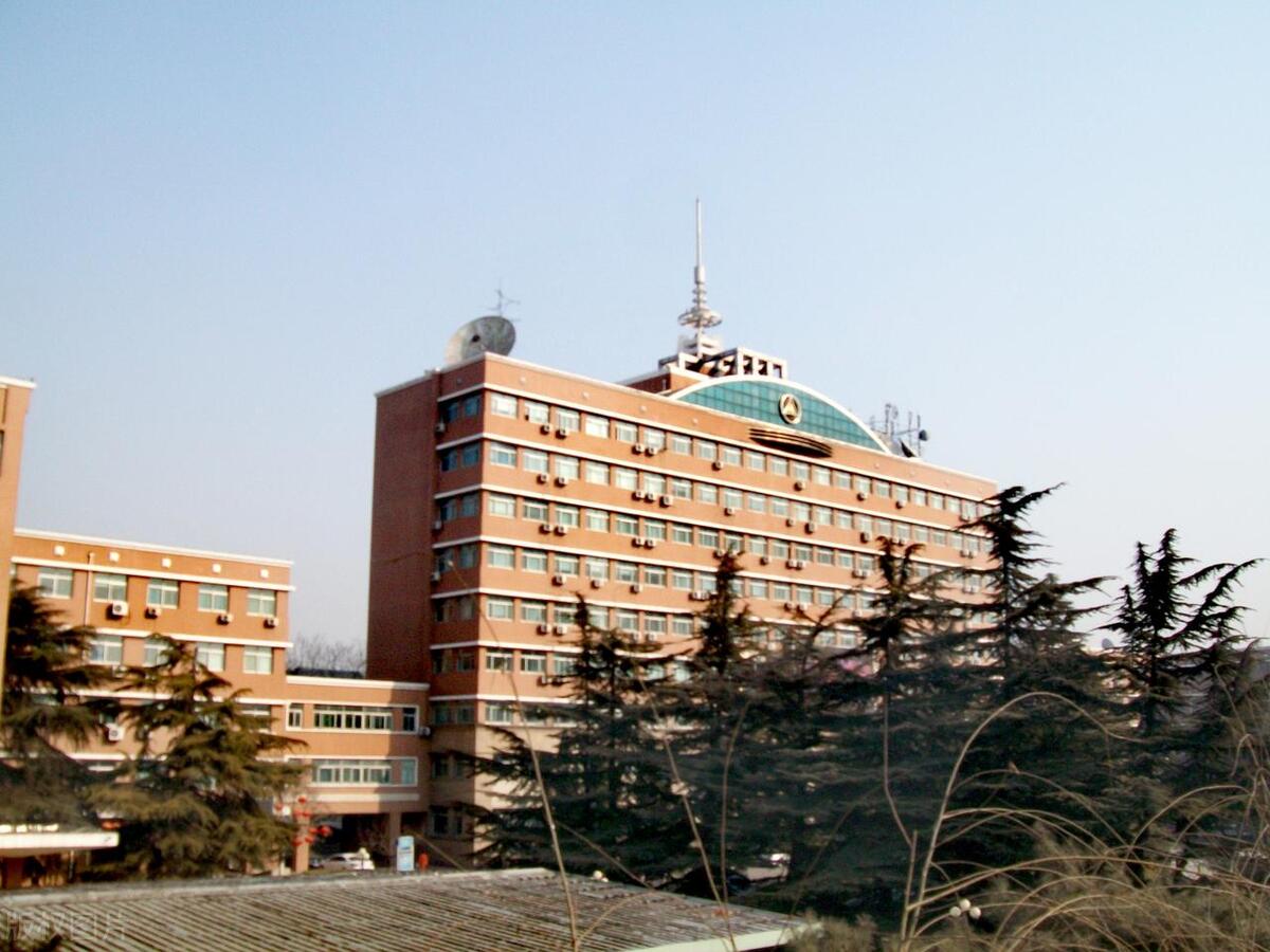 中国传媒大学：于2004年8月，由北京广播学院更名为中国传媒大学