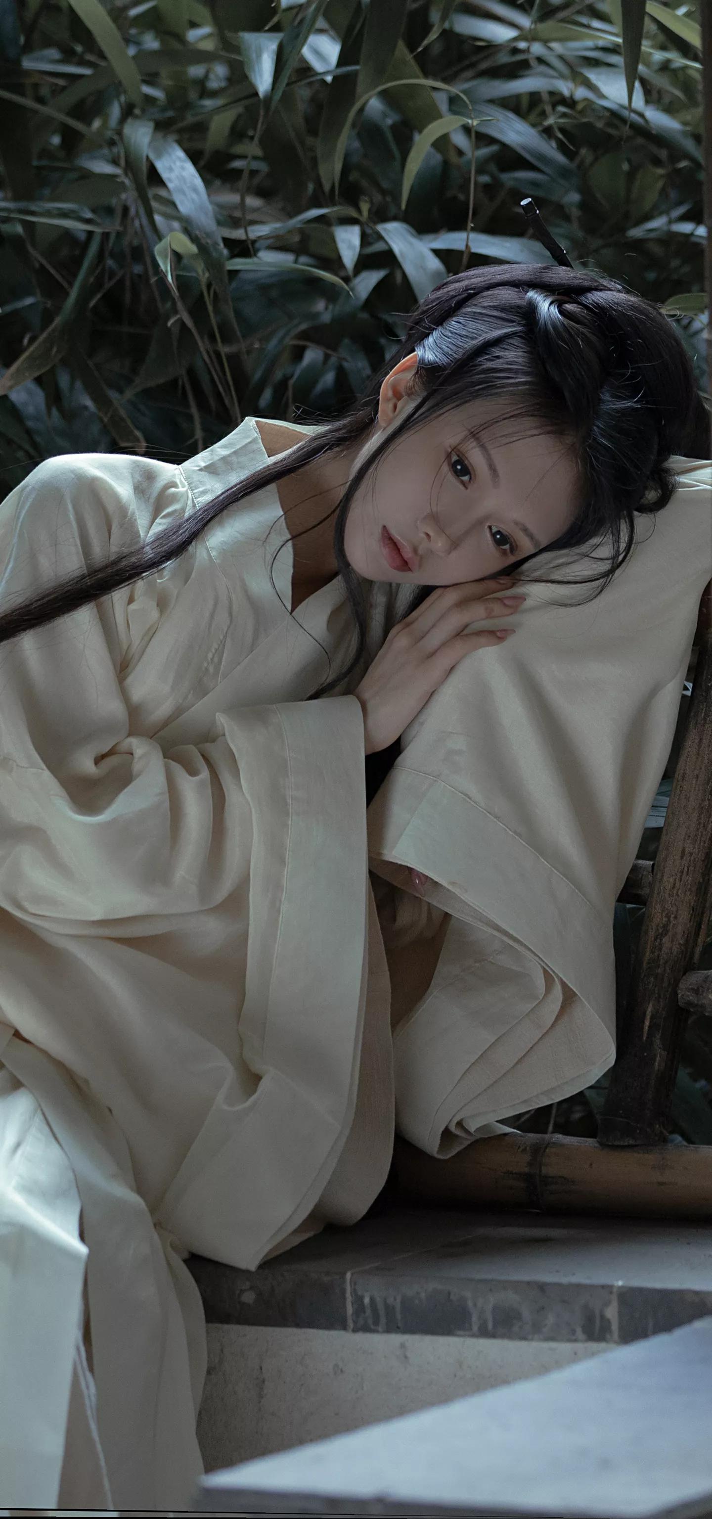 唯美古风金黄汉服美女壁纸,梦回大唐汉服夜景拍摄