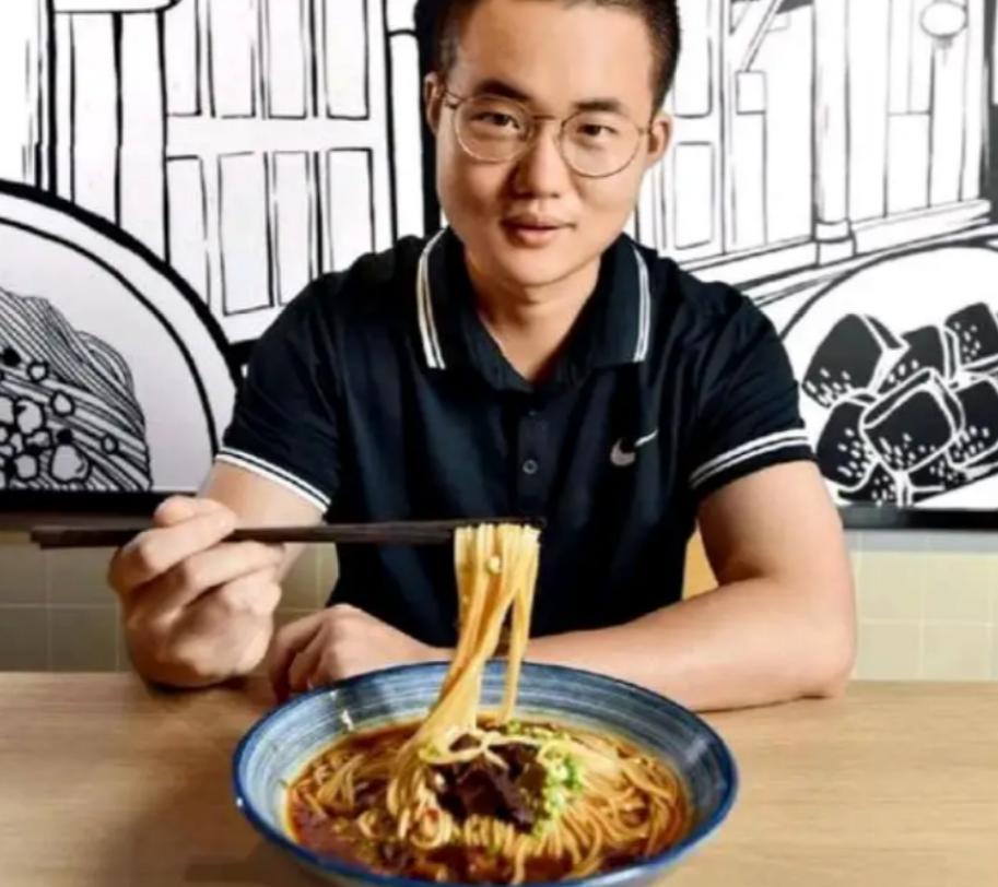 北大硕士卖米粉结局,董明珠北大研究生卖米粉