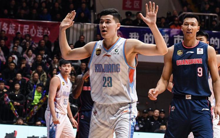 字母哥中国行指导男篮u16球员,中国篮球新疆队的阿不都沙拉木