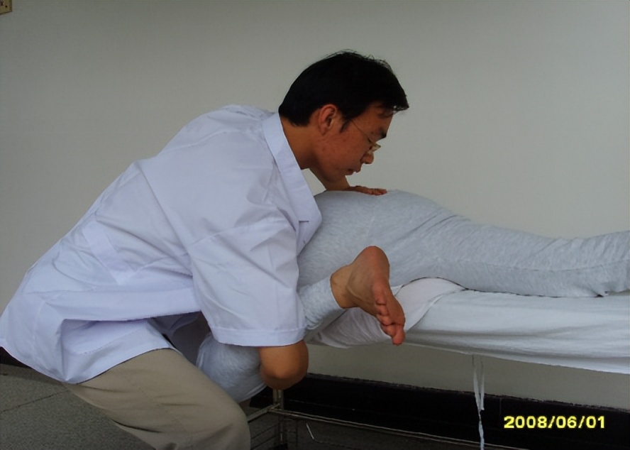 骶髂关节错缝能治好吗,骶髂关节错位复位手法图解