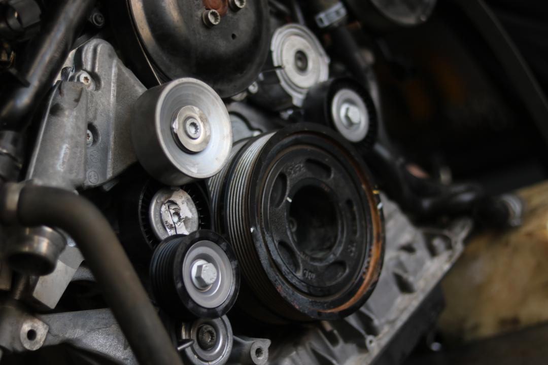 奥迪q7报废厂,老款奥迪q7出车祸