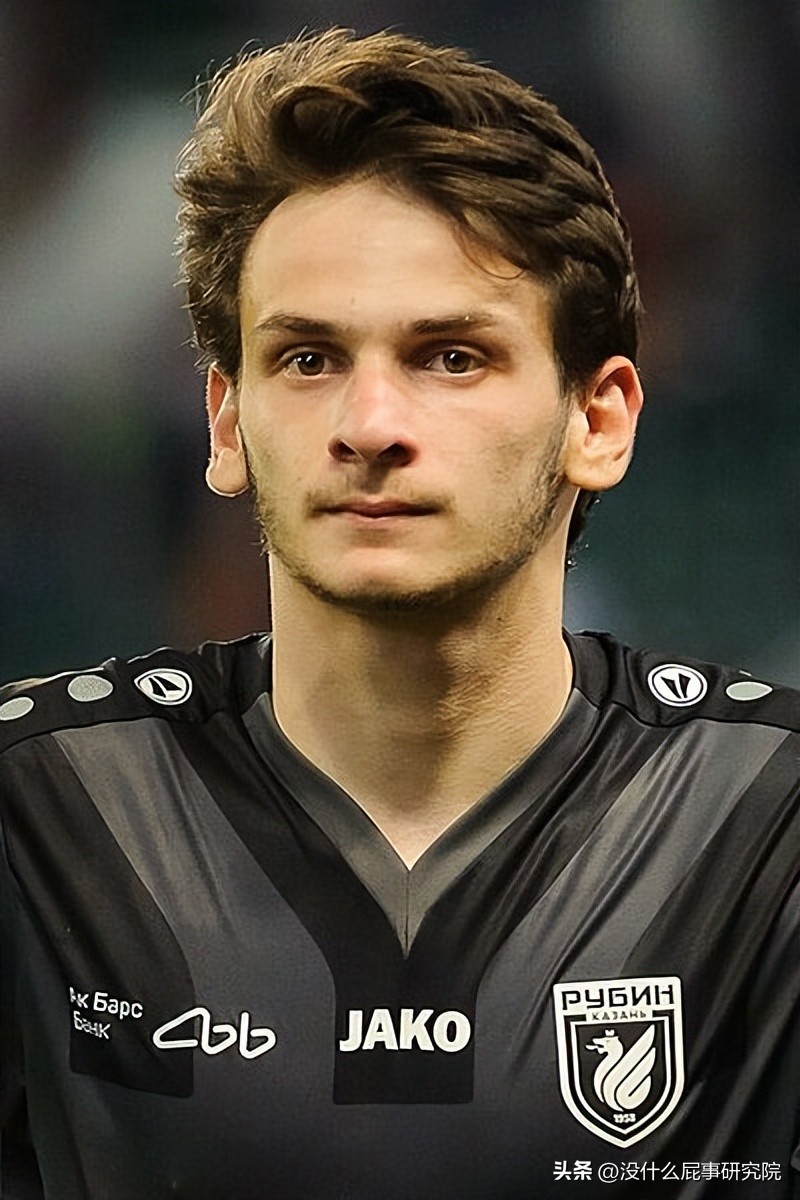 马拉多纳19岁连过五人,2021马拉多纳