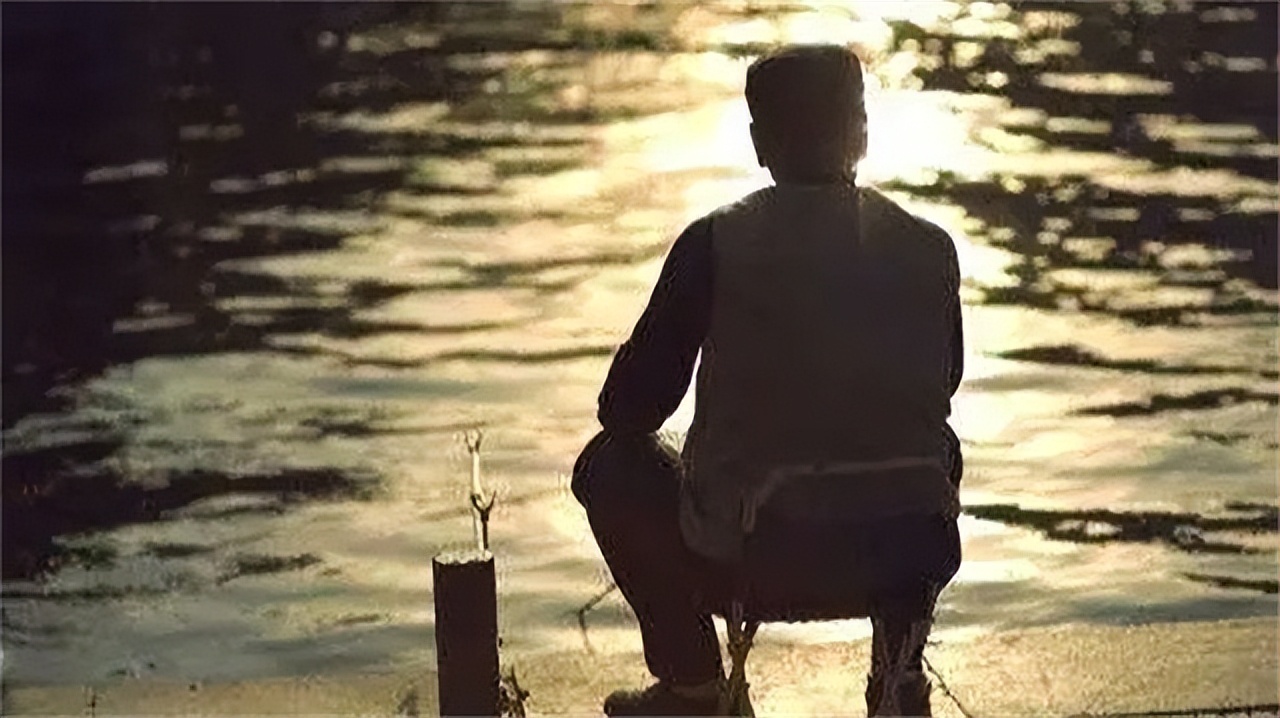 60岁，他大概是中国存活最久的艾滋病人，带着自己遗像活了十几年